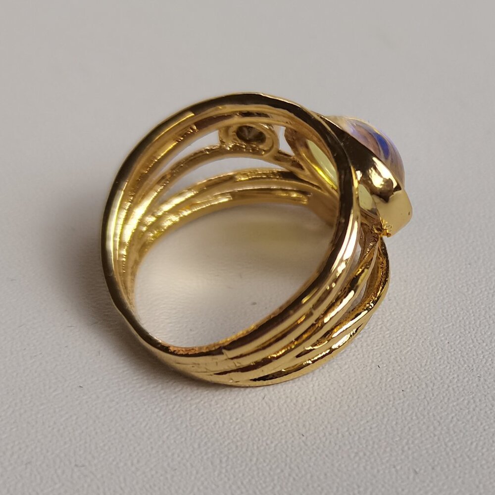 Almost new classic fashion ring for women - Picture 3 of 5